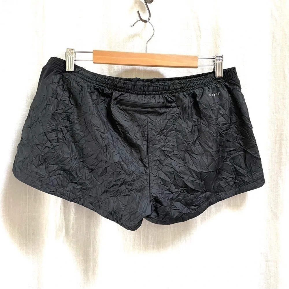 RARE! NIKE Tech Pack Woven Crinkle Shorts Lined in Black size large